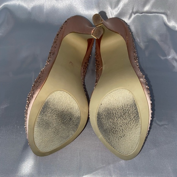 BAKERS Champagne pink heels w/ rhinestones - Picture 5 of 5